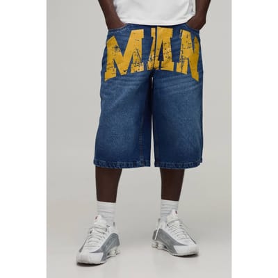 Longline Stijve Denim Jorts Met Man-print | Mid Blue | Size 28