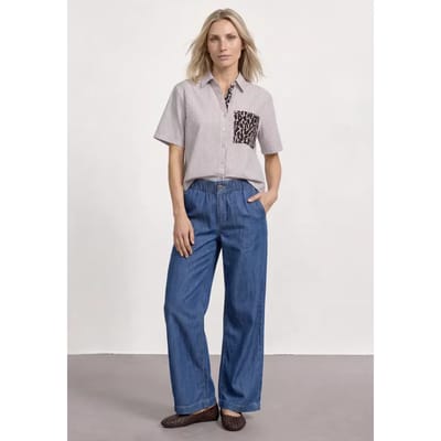 Overhemdblouse met korte mouwen en leodetails