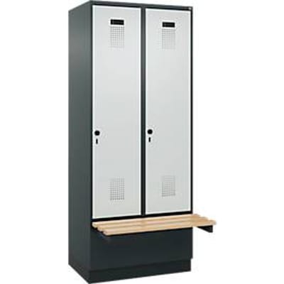 C+P Evolo Plus garderobekast, 2 vakken van elk 400 mm breed, sokkel, zwevende bank, B 800 x D 815 x H 1950 mm, draaibare grendel, antracietgrijs/lichtgrijs