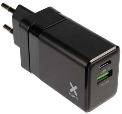 Xtorm Reisstekker / Engelse Stekker / Wereldstekker - Power Delivery Oplader met USB-C kabel - 20W - Zwart