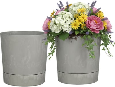 Mica Decorations Bloempot Coco - 2x - met onderschaal - betongrijs - H19 x D18 cm - kunststof - buiten