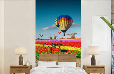 Behang - Fotobehang Luchtballon - Oranje - Tulpen - Breedte 120 cm x hoogte 240 cm