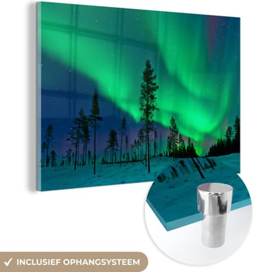 MuchoWow® Glasschilderij 60x40 cm - Schilderij acrylglas - Noorderlicht - Zweden - Boom - Foto op glas - Schilderijen