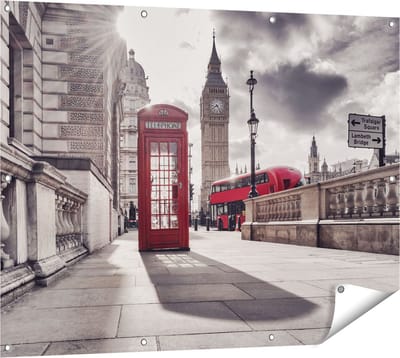 Gards Tuinposter Rode Telefooncel in Londen bij de Big Ben - 120x90 cm - Tuindoek - Tuindecoratie - Wanddecoratie buiten - Tuinschilderij