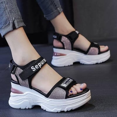 Nieuwe Zomer Internet Beroemdheid Sandalen voor Dames Super Hete Trendy Schoenen met Dikke Zool Veelzijdige Spons Schoenen Hoogteverhogende Mode Wedge Sandalen 40