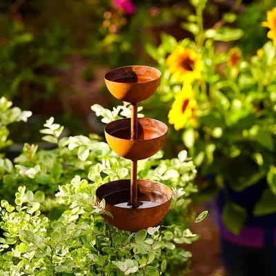 KZQ Regenopvangbak Van Metaal Natuurlijke Roest 68 Cm Tuinpaal Drinkbak Voor Insecten Roestdecoratie Buiten Tuindecoratie
