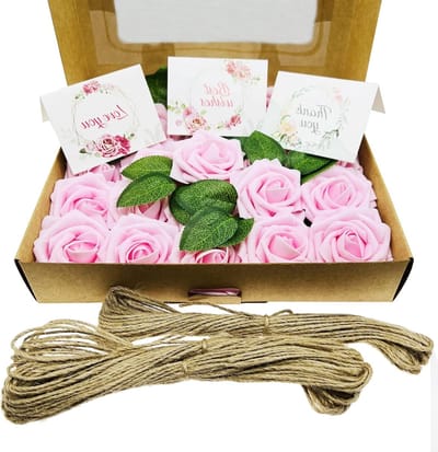 Neprozen in een doos met stelen, jute touw en blanco groetenkaarten voor bruiloften, feesten en DIY bloemstukken in roze