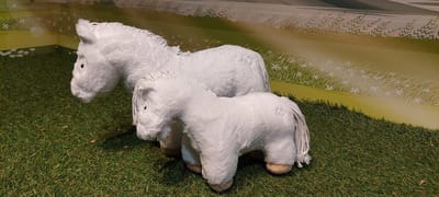 Crafty Ponies Paarden Knuffel - Paarden Speelgoed - Knuffel - Voor kind & baby - Pluche Paarden - Knuffelbeest - Speelgoed Kind - Stuffed Animal - 35cm - Wit