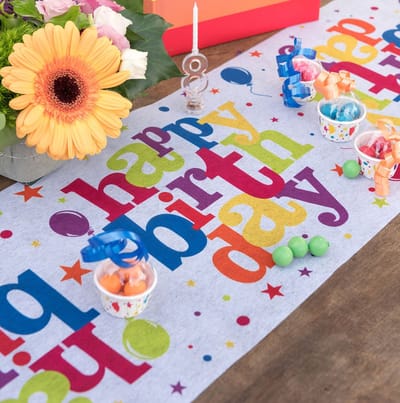 Multicolor Happy Birthday tafelloper 30 cm x 5 m.
