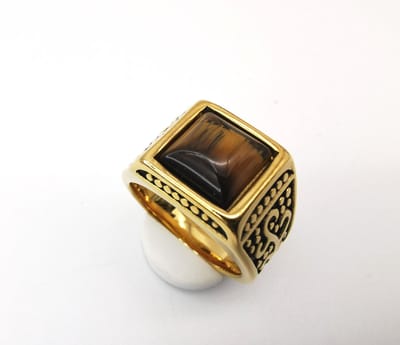 RVS Edelsteen Tijgeroog goudkleurig Ring. Maat 23. Vierkant ringen met zwarte/goud patronen aan de zijkant. Beschermsteen. geweldige ring zelf te dragen of iemand cadeau te geven.