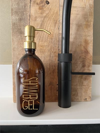 BBBLS® Design Dispenser "Showergel" | Bruin Glas | 500ml | RVS / Metaal Pomp Goud | Zeeppomp | Zeepdispenser | Zeephouder