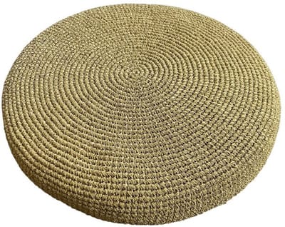 Luna-Leena duurzame ronde lage sierkussen in geel goud - gevuld met stevig schuin - 32øcm x H5cm- biokatoen & gerecycled lurex draad - hand gehakt in Nepal - low pillow - lage poef - woonkamer - zitkussen - vloerkussentjes
