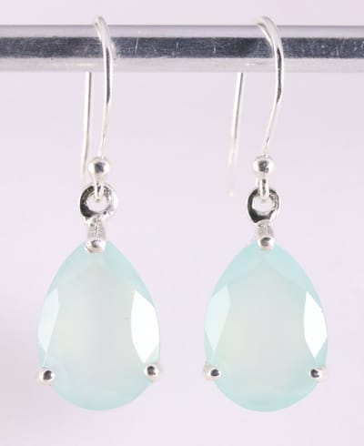 Zilveren oorbellen met aqua chalcedoon