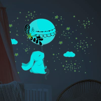 Lichtgevende sticker - Indiaas konijn en zijn magische ballon - Fluorescerende muur-/plafondsticker voor kinderen - 105x70cm