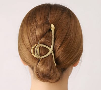 Goudkleurige haar clip voor dames – slangvormige metalen haar klem met structuur patroon – stevige grip – stijlvolle decoratieve haar accessoire