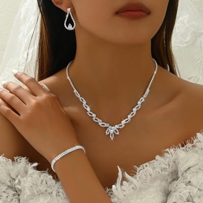 4-delige Dames Trendy Klauwketting Temperament Bloem Oorbellen Ketting Armband Ring Sieradenset Bruiloft Banket Feest Vakantie Cadeau black