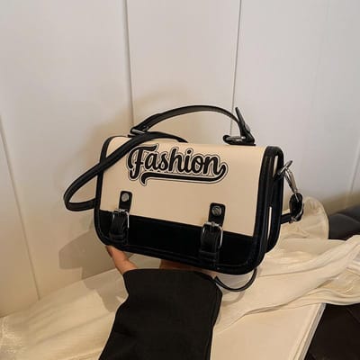 Modieuze en Trendy Crossbody Tas Gepersonaliseerde Casual Nieuwe Stijl Tas Dames Mooie Lente en Zomer Draagbare Postbode Kleine Vierkante Tas