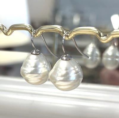 Oorbellen barok parels roomwit/zilver