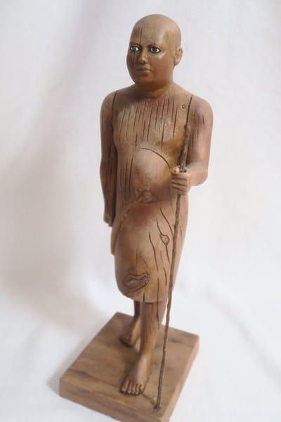 KAaper - hoge priester - beeld replica Egyptenaar