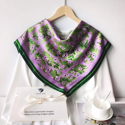 Cherry Blossom Delight -zijden sjaal- Premium topkwaliteit- 100% moerbei- beste geschenk voor dames-70x70cm - Perfect verjaardags- en jubileumcadeau-idee, Valentijn cadeau