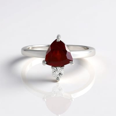 Cavill - Zilveren Ring - 925 Sterling Zilver Geplatineerd - 1,104 ct Triljant Hessoniet Granaat en 0,137 ct Zirkoon - Elegante Damesring 23x20 mm