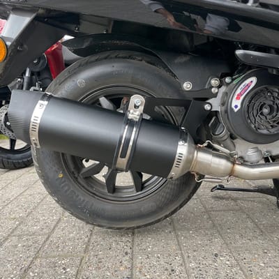 Akrapovic/ Sport Uitlaat GTS Toscana/ La Souris/ Agm VX50/ BTC RIVA