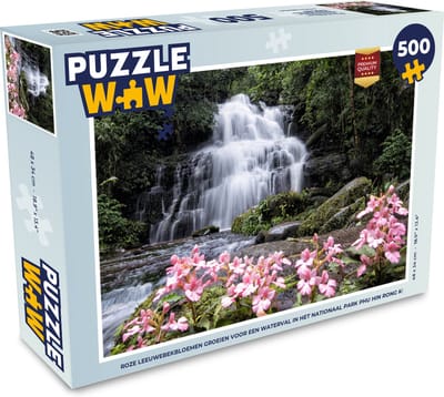 Puzzel Roze leeuwebekbloemen groeien voor een waterval in het nationaal park Phu Hin Rong Kla - Legpuzzel - Puzzel 500 stukjes