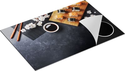 Chefcare Inductie Beschermer Sushi met Soja Saus op een Zwarte Marmeren Plaat - 80x50 cm - Afdekplaat Inductie - Kookplaat Beschermer - Inductie Mat