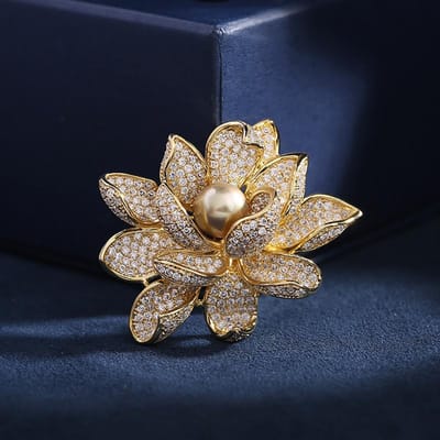Koper Micro Ingelegd Zirkonia Lotus Broche Mode Bloemenwinkel Imitatieparel Cadeau Koperen broche Sbet Accessoires beige