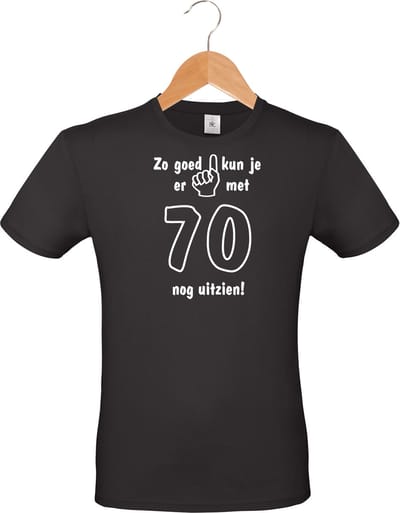 Mijncadeautje - Leeftijd T-shirt - Zo goed kun je er uitzien 70 jaar - Unisex - Zwart (maat L)