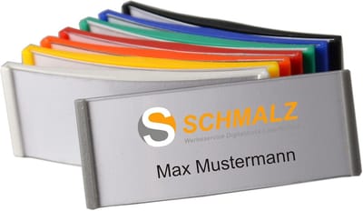 Smal kunststof naambordje 75x30 mm met naald en magneet