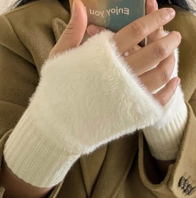 Zachte Mink Fleece Winter Handschoenen voor Vrouwen – Warme Half Vinger Moffen in Luxe Witte Pluche – Gebreide Vingerloze Polsbedekkingen voor Schrijven en Buitenactiviteiten