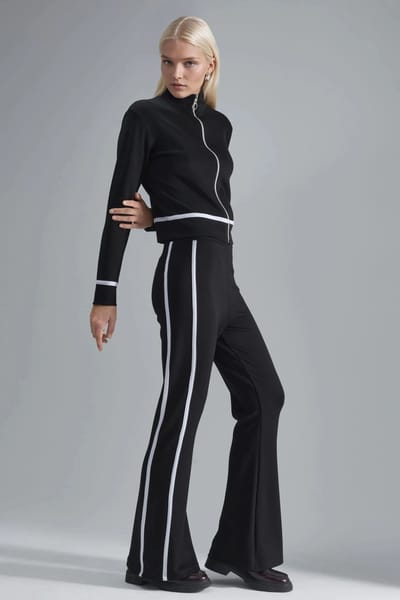 Modal Touch Ziphoodie & Flared Broek Set