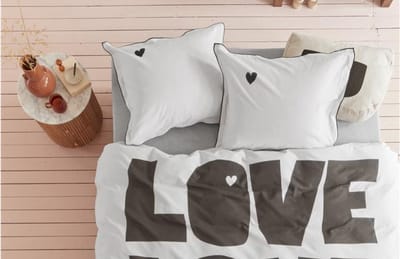 Vtwonen Bold Love dekbedovertrek - Tweepersoons - 200x200/220 cm - Naturel