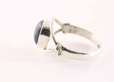 Fijne opengewerkte zilveren ring met sodaliet - maat 17.5