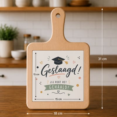 Kaasplank Geslaagd – Houten Serveerplank met Tegel 15x15 cm – Cadeau Geslaagd Diploma – Plank 18x31 cm