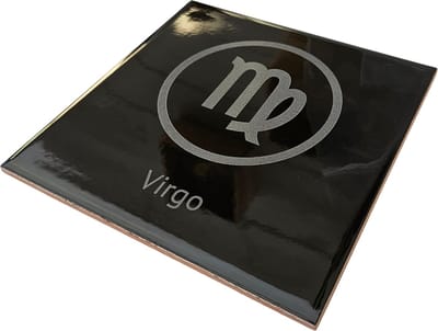 MGM Trading - Horoscoop - Virgo - Maagd - Hoogglans zwarte tegel - 15 bij 15 cm - Laser gegraveerd
