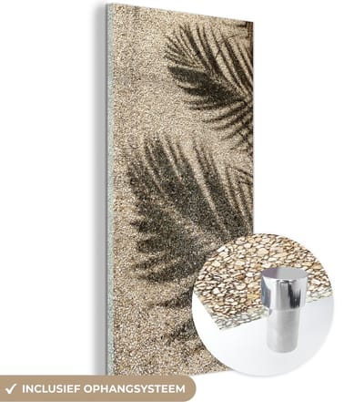 MuchoWow® Glasschilderij 60x120 cm - Schilderij acrylglas - Zand - Palm - Strand - Foto op glas - Schilderijen