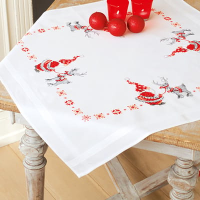 Vervaco - Tafelkleed kit - Kerst - Kerstkabouters - PN-0150474 - Borduren - Borduurpakket - Borduurpakket volwassenen - Borduurpakket kind