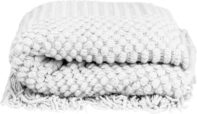 QUVIO Plaid - Plaids - Kleed - Kleed voor bank - Deken - Deken voor bank - Polyester - Lichtgrijs - 220 x 127 cm