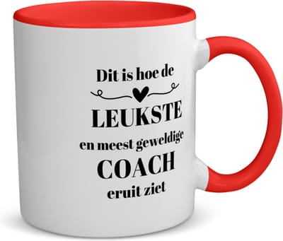 Akyol - dit is hoe de leukste en meest geweldige coach eruit ziet koffiemok - theemok - rood - Coach - meest leukste coach - sport - verjaardag - cadeautje voor coach - coach artikelen - kado - geschenk - 350 ML inhoud