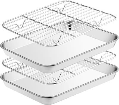 Twee bakplaten met koelrekken, gemaakt van roestvrij staal, niet giftig, duurzaam, gemakkelijk schoon te maken, vaatwasserbestendig, geschikt om voedsel te grillen en te koelen.31.5*24.5*2.5cm