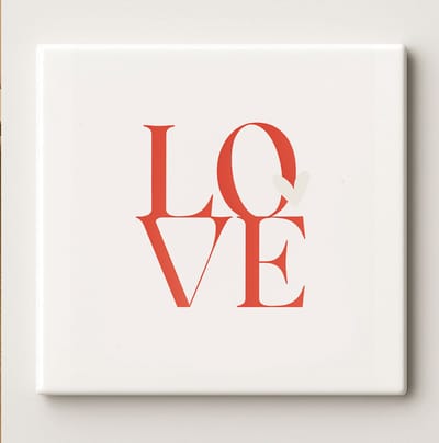LOVE Minimalistische Rode Hart Tegel – 15x15 cm Moderne Keramische Wandtegel – Romantisch Cadeau voor Stellen & Huisdecoratie
