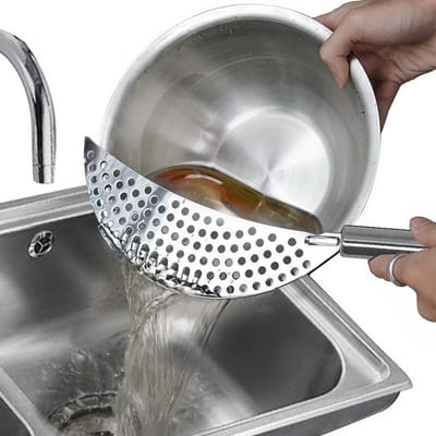 Fako® - RVS Afgiethulp Met Handvat – Afgietdeksel Met Handvaten – Vaatwasmachinebestendig – Makkelijk Afgieten - Pasta Afgieten - 36cm