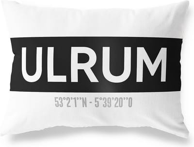 Tuinkussen ULRUM - GRONINGEN met coördinaten - Buitenkussen - Bootkussen - Weerbestendig - Jouw Plaats - Studio216 - Modern - Zwart-Wit - 50x30cm