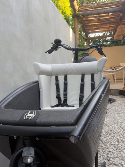 The Outdoor Lab - bakfietskussen - Urban Arrow Family & FamilyNext - all weather - basic beige - bakfiets kussen