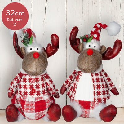 Handgemaakt rendieren-duo zittend – 32/40 cm – rood/wit geblokte outfit