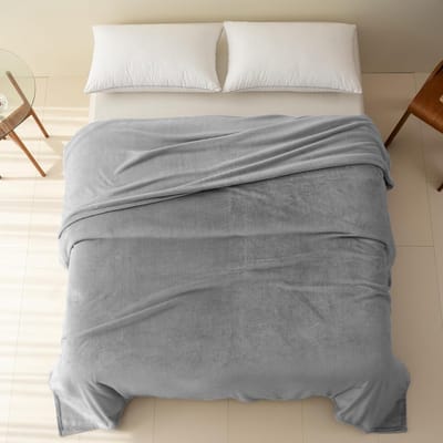 Famanu - Fleece Deken 200 x 230 cm - Pluizige Zachte Plaid voor Volwassenen - Warm & Machinewasbaar voor Bank & Bed