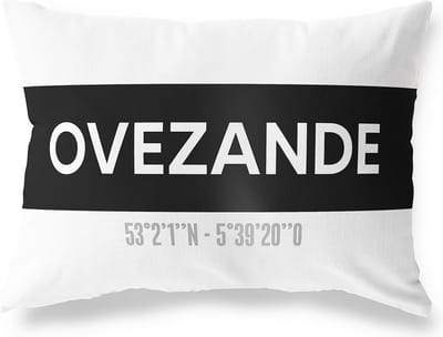 Tuinkussen OVEZANDE - ZEELAND met coördinaten - Buitenkussen - Bootkussen - Weerbestendig - Jouw Plaats - Studio216 - Modern - Zwart-Wit - 50x30cm