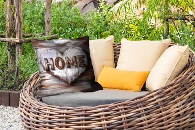 Buitenkussen Weerbestendig - Home - Hart - Houtlook - Liefde - 50x50 cm